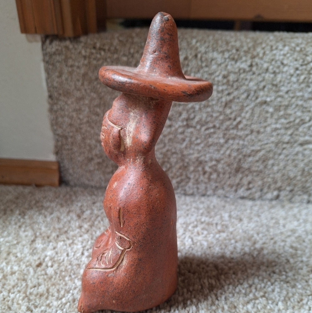 Vintage 1974 Mexican Aztec Terracotta Figurine Folk Art. 6.5" - Picture 2 of 6